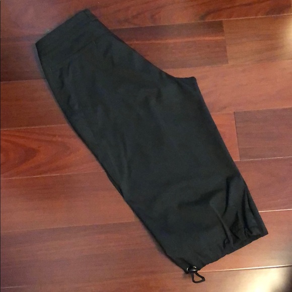 TAIL tech golf capri pants - Picture 4 of 5